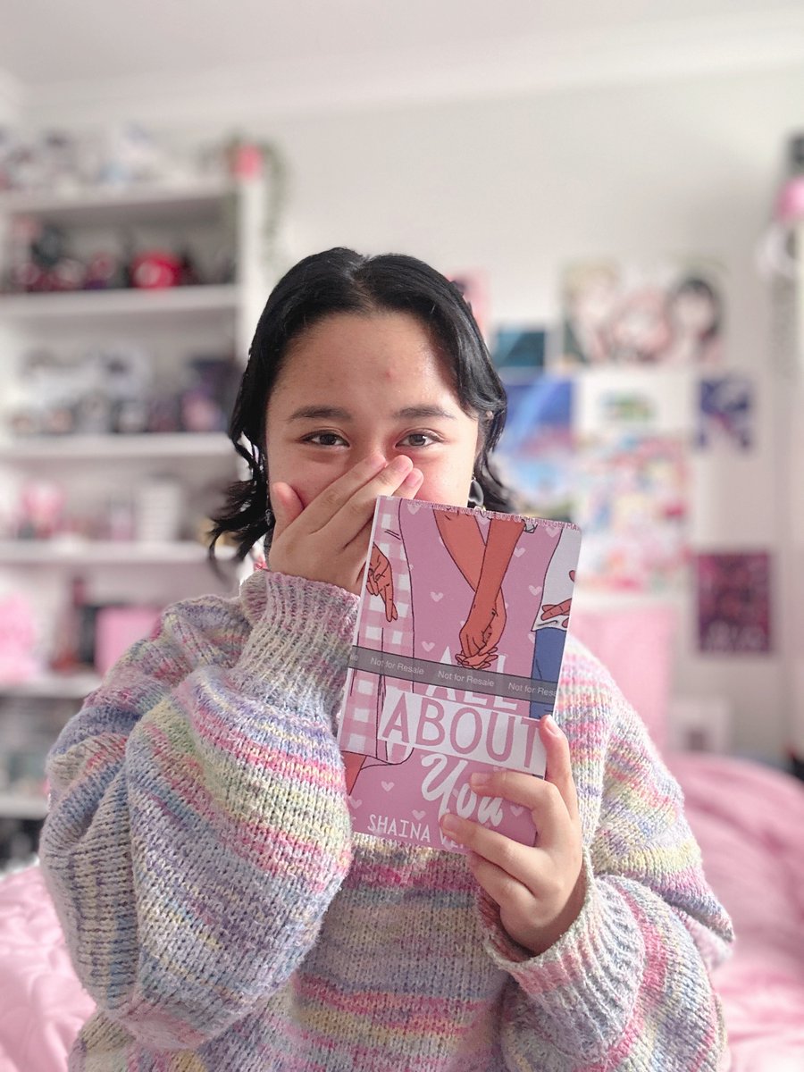 shainaveronica's tweet photo. GUYS MY PROOF COPIES ARRIVED! I CAN'T BELIEVE IM HOLDING ALL ABOUT YOU, MY BOOK, MY BABY IN MY HANDS! 

And I know its only a proof copy and some formatting issues are present but.... MY BOOK IS REAL!!! AHHHH https://t.co/T0QYNNBEPk