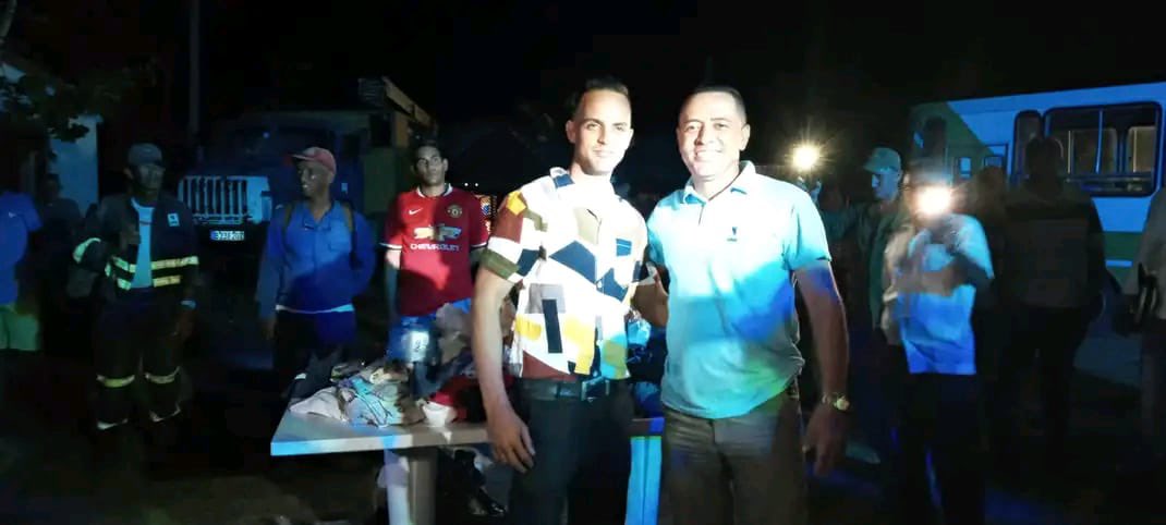 ATENCIÓN GRANMA.
SENDA DENUNCIA.

Por este medio hacemos denuncia entre otros al director General de la empresa eléctrica Granma nombrado Geider Rodriguez Mompie, referido a sus métodos y estilos de dirección,