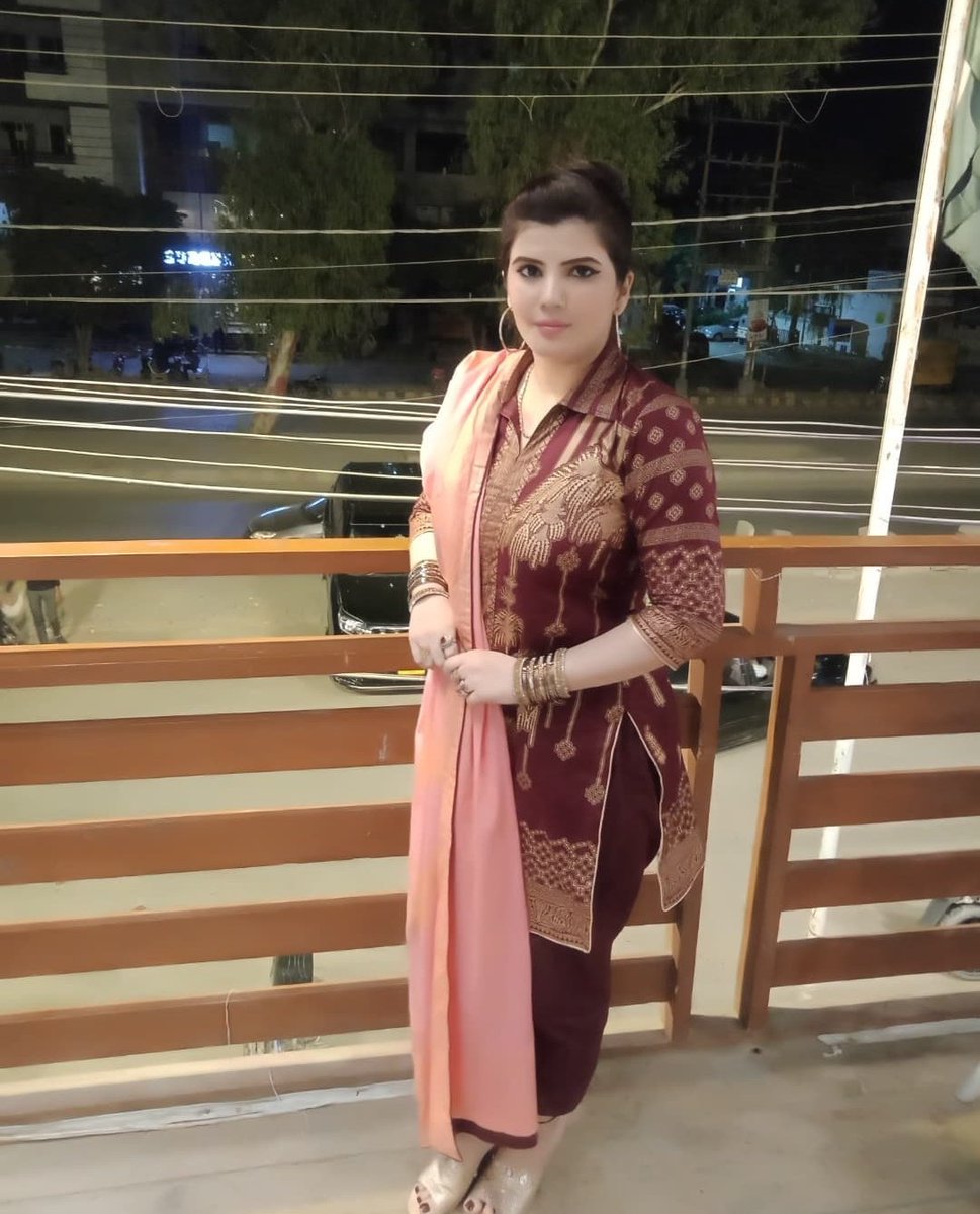 Sara khan 🆇 tweet media