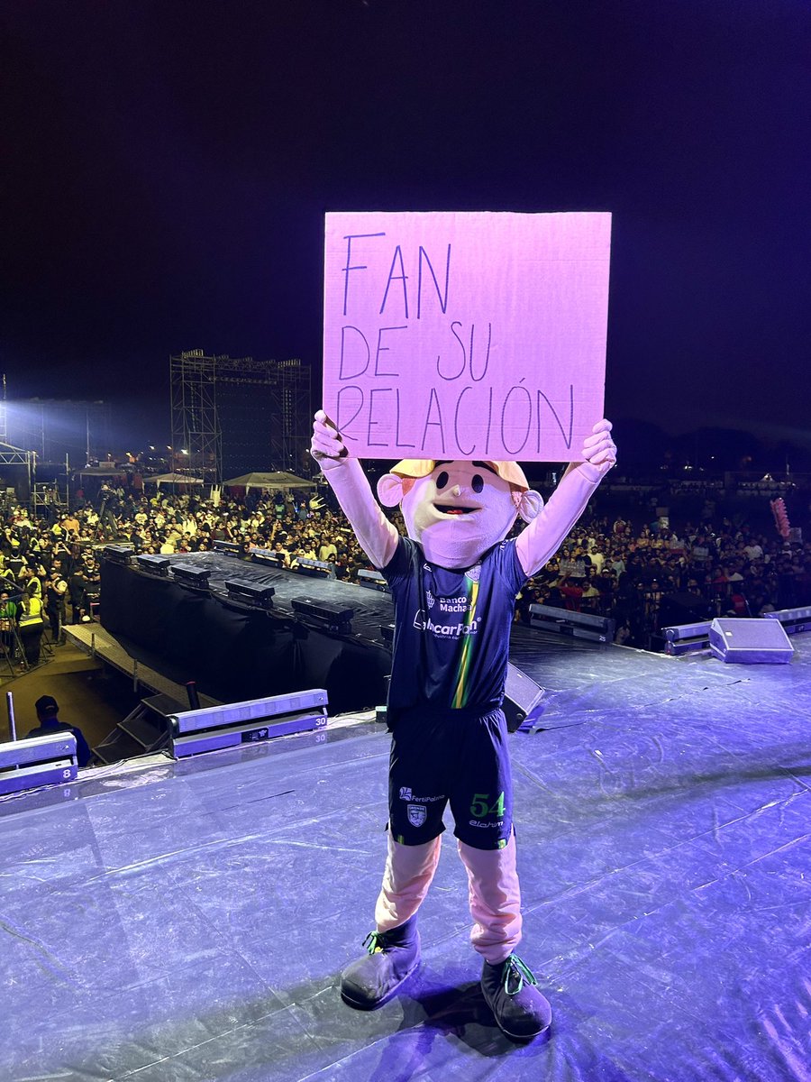 Bananerito2009's tweet image. #Nodal @AngelaAguilar__ Machala es fan de su relación. ¡Los queremos! 🫶

#MachalaViveLaMúsica #Bicentenario #Machala