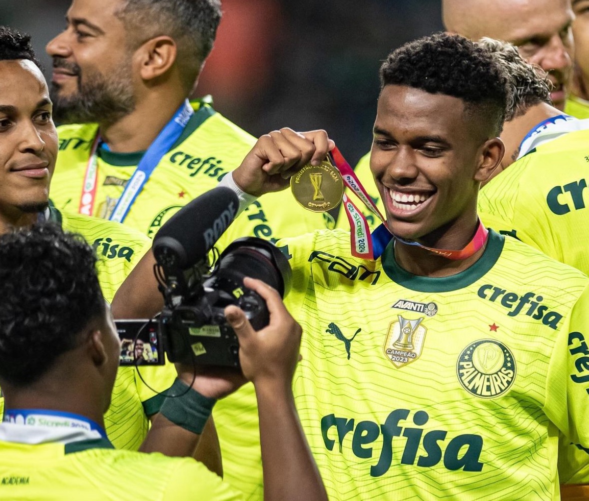 FabrizioRomano's tweet photo. 🔵🇧🇷 Two assists for Willian Estevão with Palmeiras last night… and plan to join Chelsea remains 100% on track.

Chelsea and Palmeiras still checking all documents, all parties believe just matter of days before deal signed.

€40m fixed, €25m add-ons and here we go confirmed. https://t.co/GGmvP5tlnY