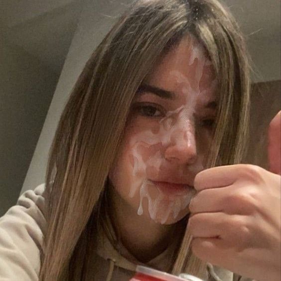 PecadoSenor's tweet photo. Que la puta de rivers este así de buena no es normal, la zorra de Ari le está enseñando a como ser como ella y verse así de puta para vender más https://t.co/xWGxG1C2I2