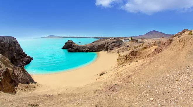 Demain je pars pour quelques jours &agrave; Lanzarote, vous avez des bons spots photos, restaurant &agrave; me proposer<a href="/tag/lyon"class="tags"><span>#lyon</span></a><a href="/tag/vendredilecture"class="tags"><span>#vendredilecture</span></a>