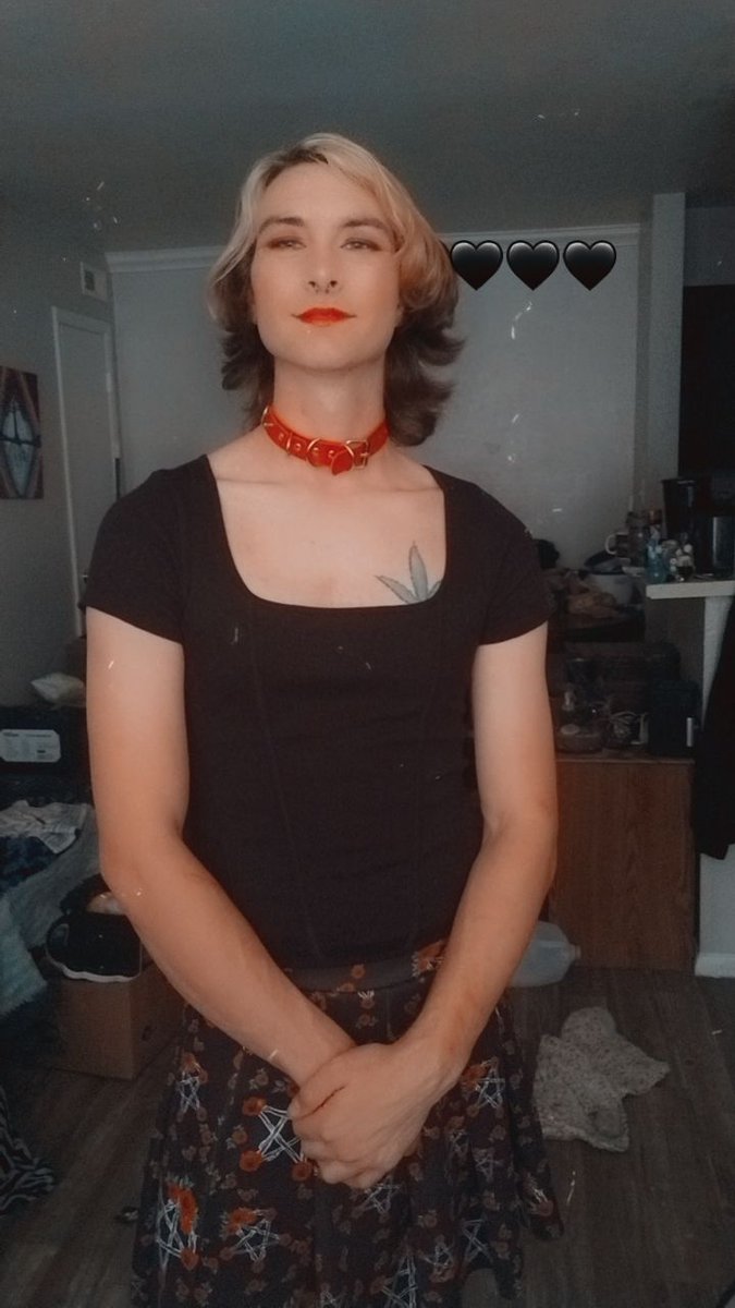 BoxenHot's tweet photo. I felt really pretty last night so I had my friend put some makeup on me and we went out 🥰
#femboy #siss #femin #twink #gay #genderfluid #pretty #prettyboy https://t.co/6V6Dn4mIGJ
