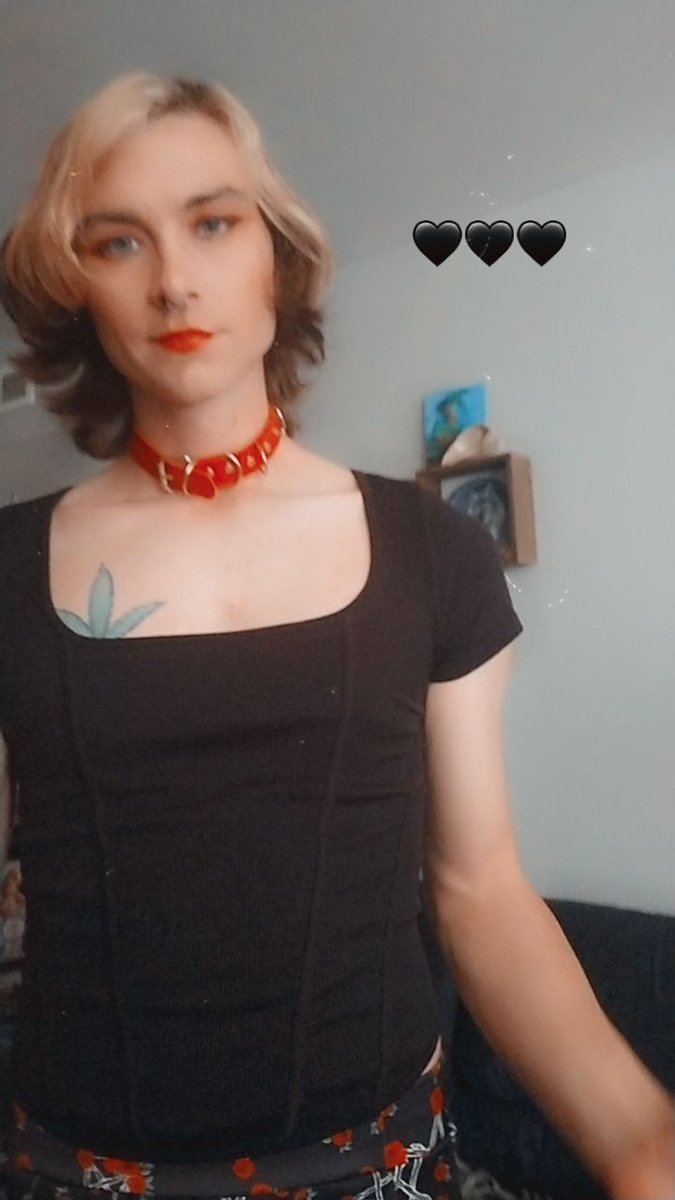 BoxenHot's tweet photo. I felt really pretty last night so I had my friend put some makeup on me and we went out 🥰
#femboy #siss #femin #twink #gay #genderfluid #pretty #prettyboy https://t.co/6V6Dn4mIGJ