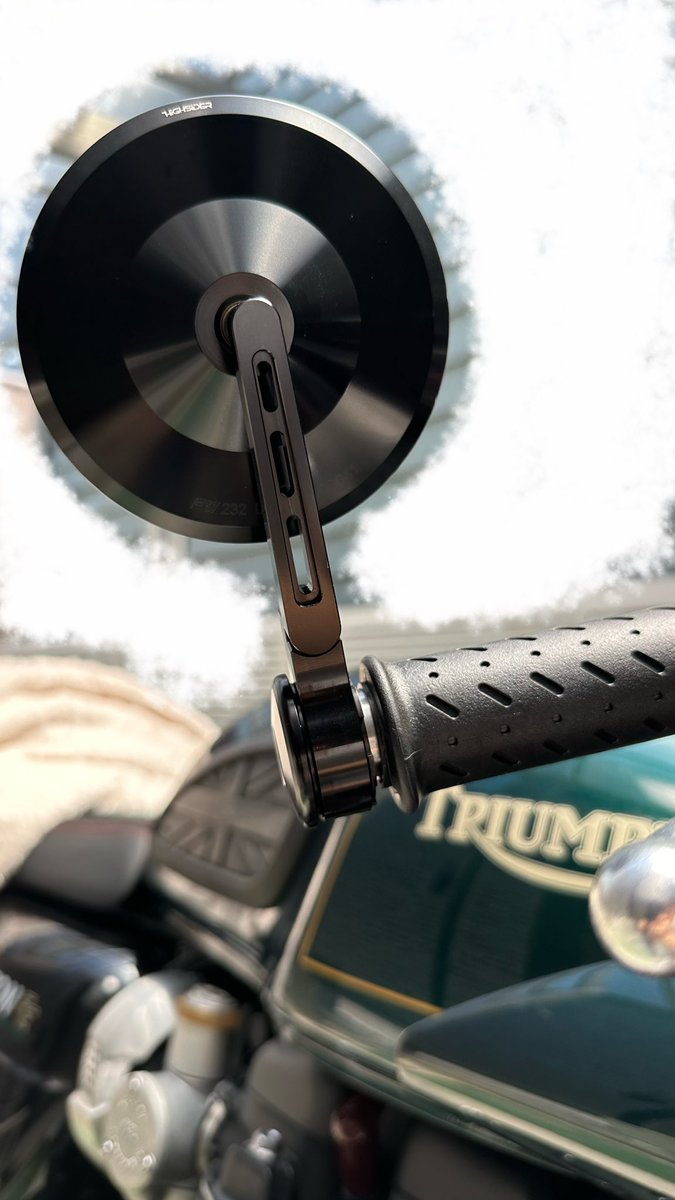 GozonjiR_z900rS's tweet photo. ミラー交換
#スラクストン
#スラクストン1200rs
#thruxtonfinaledition
#thruxton
#thruxton1200rs
#highsider
#ハイサイダー
#モンタナ2 https://t.co/vLJRlLuKzo