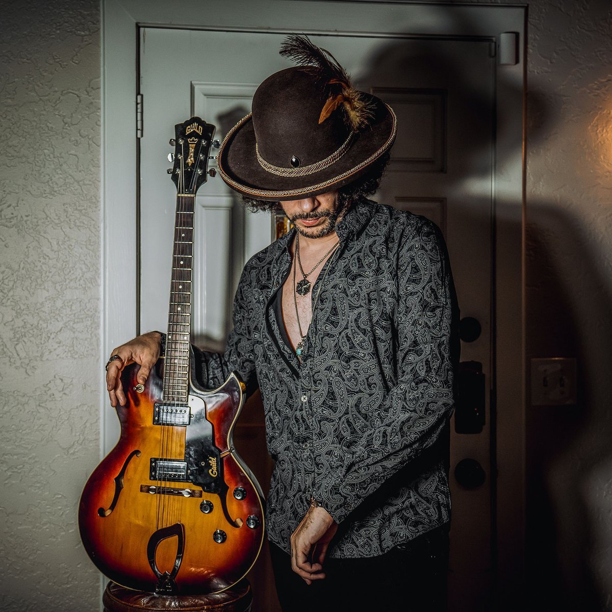 wornstar's tweet image. Get in gear for Rock N Roll
Wornstar Clothing Rocknrolla Kashmir Shirt - All over paisley design and garment washed for superior soft, worn in feel.

Shop shirt: wornstar.com/kashmir 

#wornstar #mensshirt #buttondown #paisleyshirt #longsleeve