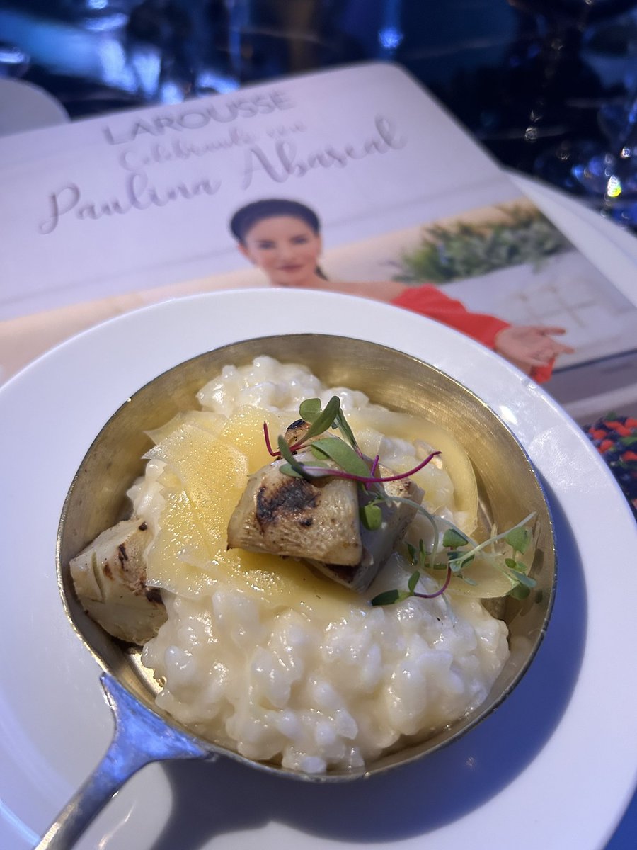 cmexicana's tweet photo. Felicidades querida chef @Paulina_Abascal por la presentación de tu séptimo libro de la mano de @LarousseCocina Celebrando con #PaulinaAbascal ¡no se lo pierdan! #Saborqueselee https://t.co/eqdRkqAw3F