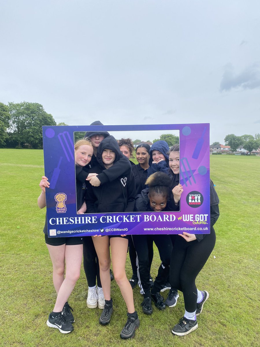 Stockport_SchPE's tweet image. A wonderful day at @wandgscricketcheshire festival of cricket 🏏 with our U15 girls. Some fantastic bowling particularly saw us lose 2 and win 2 games 👍👊😊#velisetremis #howzat