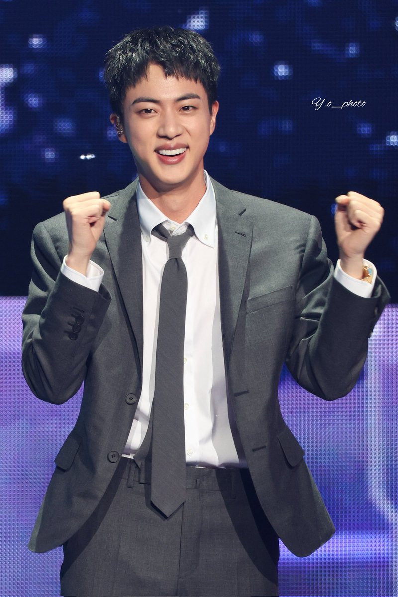 yo_photo_'s tweet photo. 240613 (HD)

#방탄소년단진 #김석진 #석진 #진 #BTSJIN #JIN @BTS_twt https://t.co/E57QtCALUt