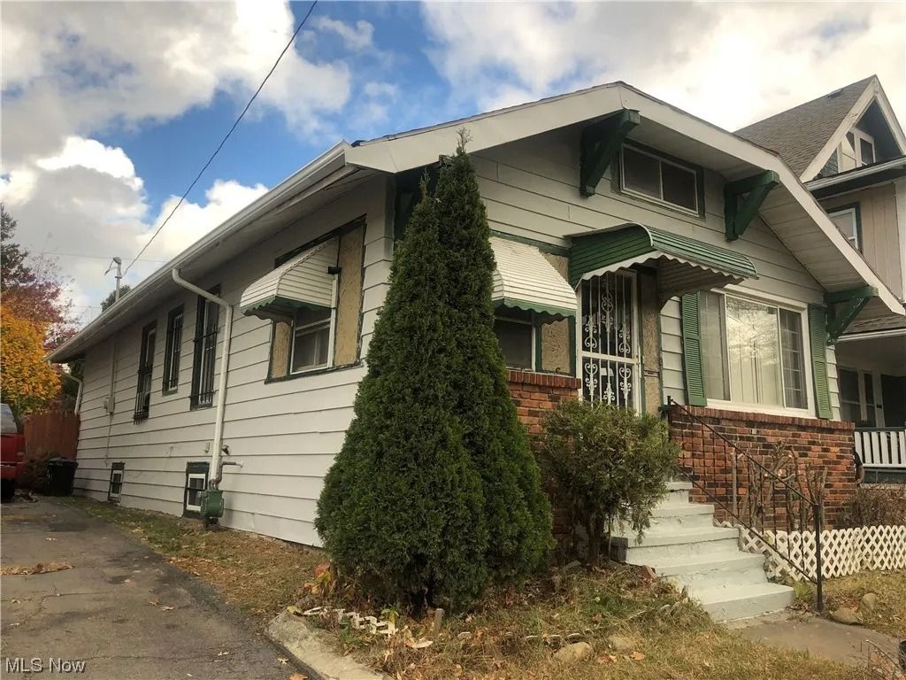 PropTechsocial's tweet image. Great news! 
#PropTechHolding just acquired another property in Cleveland, Ohio! 
Located at 11405 ABLEWHITE AVENUE, it&apos;s secured with a Section 8 contract!  
Ownership confirmed on the Ohio Gov&apos;t website (buff.ly/45lMEEs ).  

#PropTechSocial #Investing #StableReturns