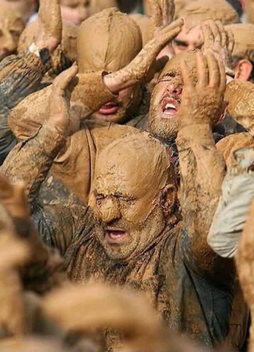 كلها أيام قليلة وتبدا الأعمال الشركية والخزعبلات والخرافات والنجاسة 😂😂😂