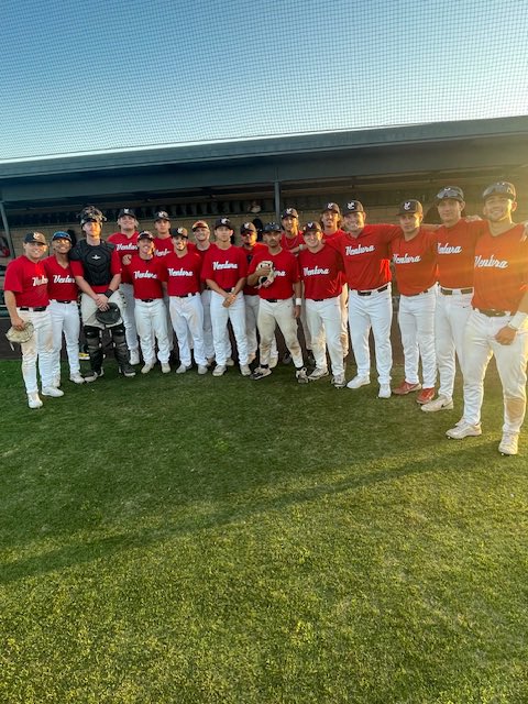210PrepSports's tweet photo. Baseball: Ventura County Bucs 16, Arroyo Seco Royals 1 on Thursday in the @BaseballCensus Collegiate Summer League. @rbilly24 @SecoSentinels @Nico_Calderaro #VCBucs https://t.co/yWIxiwXWeN https://t.co/mayYy9MPT4