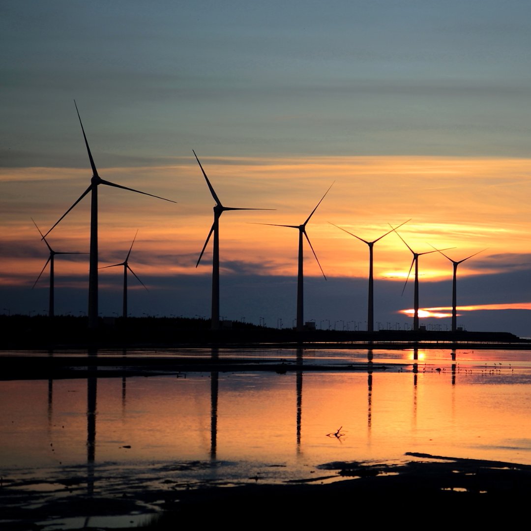 sanedi_org's tweet image. Embrace Nature's Gift! 🌿☀️   From cleaner air to economic boosts, renewable energy offers sustainable solutions. SANEDI pioneers innovative clean energy solutions for growth and prosperity. Join us in reducing our country's carbon footprint.   #EnvironmentMonth #SANEDI @DMRE_ZA