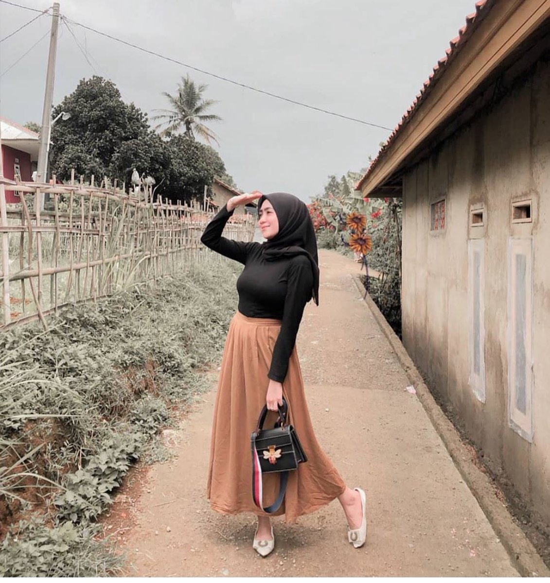 the2ndlawlima's tweet photo. ervina mulya
#selebgram #hijabers #hijaberscantik #selebgramcantik #hijabsexy #hijabcantik https://t.co/x4paExMq7M