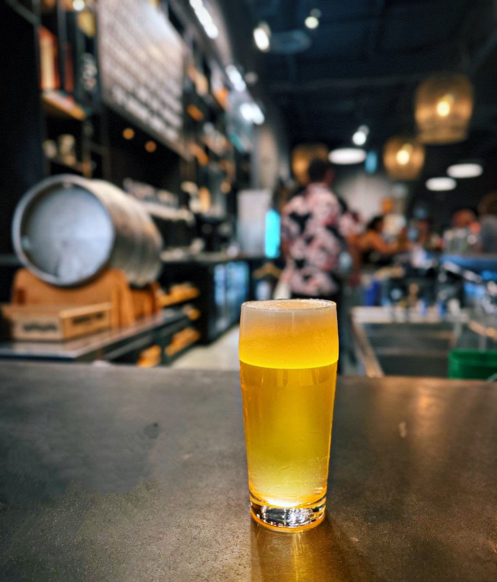 ellliphant's tweet image. Last night at @IvanhoeParkBrew new Lager House! 

#beerisgood