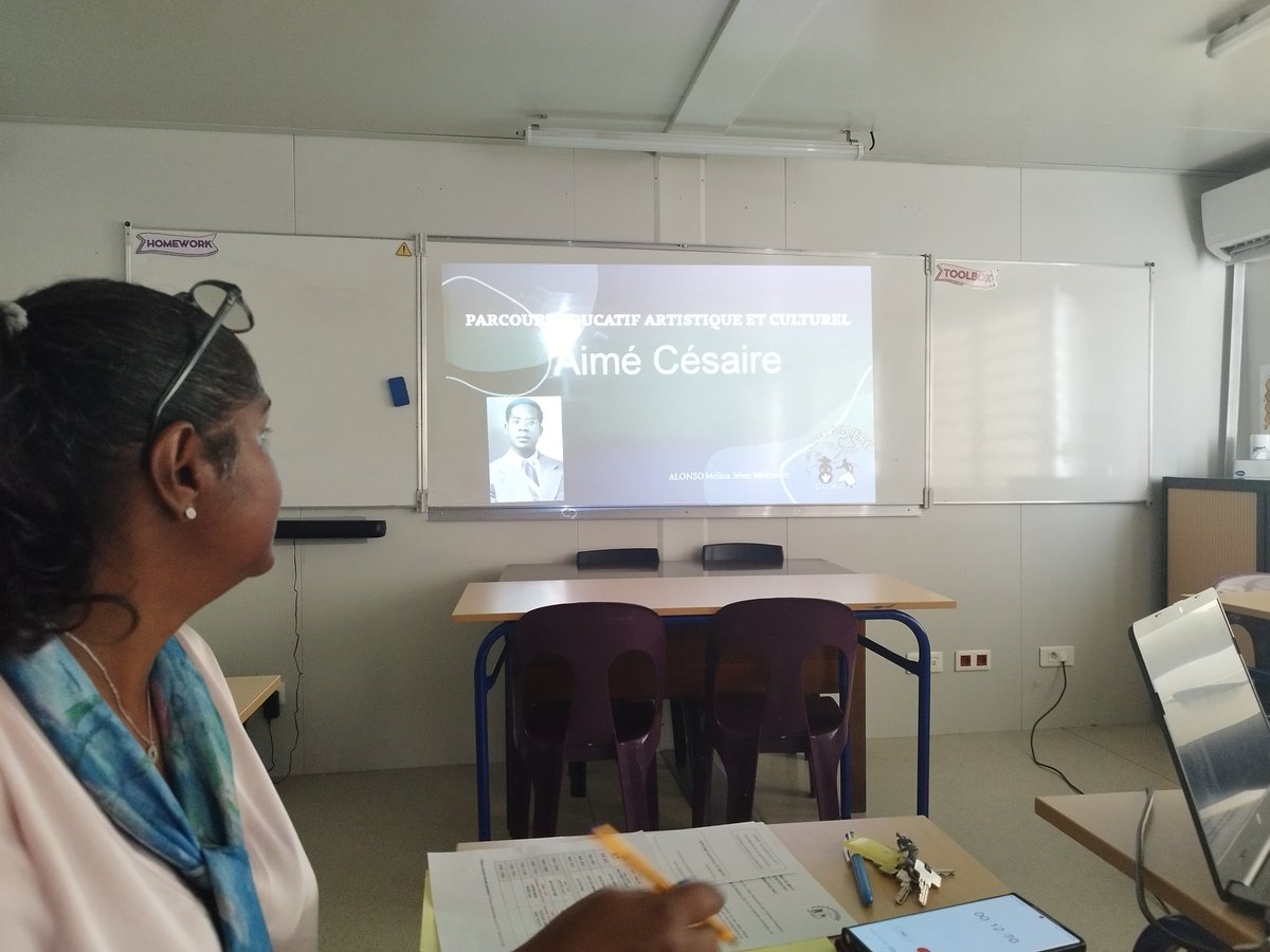 Ce lundi, membre du jury d'oraux du #DNB pour les élèves de 3ème du collège #JosephLagrosillere de la ville de #SainteMarie m'a permis encore une fois d'apprécier le niveau d'excellence de certains élèves du #Nord de #Martinique: j'en ressors avec un immense sentiment de #fierté