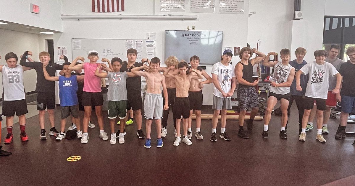 ManawaFootball's tweet photo. One week in and a lot of our football players are committed to their speed and strength goals! Here are a few of them. #berelentless https://t.co/Hw8lWnmmYX