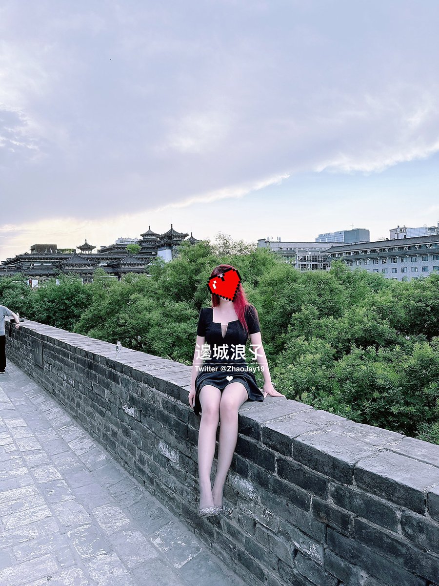 😋带老婆上城墙拍真空~
        拍照的时候貌似都看到老婆没穿内裤了

#西安 https://t.co/ILLWtYpE93