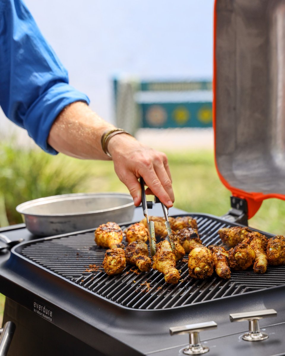 Make this Father's Day unforgettable with the FORCE! 🔥

In just 5 minutes, dad will be ready to grill with precision at high temperatures. Whether he prefers a quick sizzle with the hood up or a slow roast with it down, this BBQ has it all covered! 🍗

🔗 tinyurl.com/2bfwr362