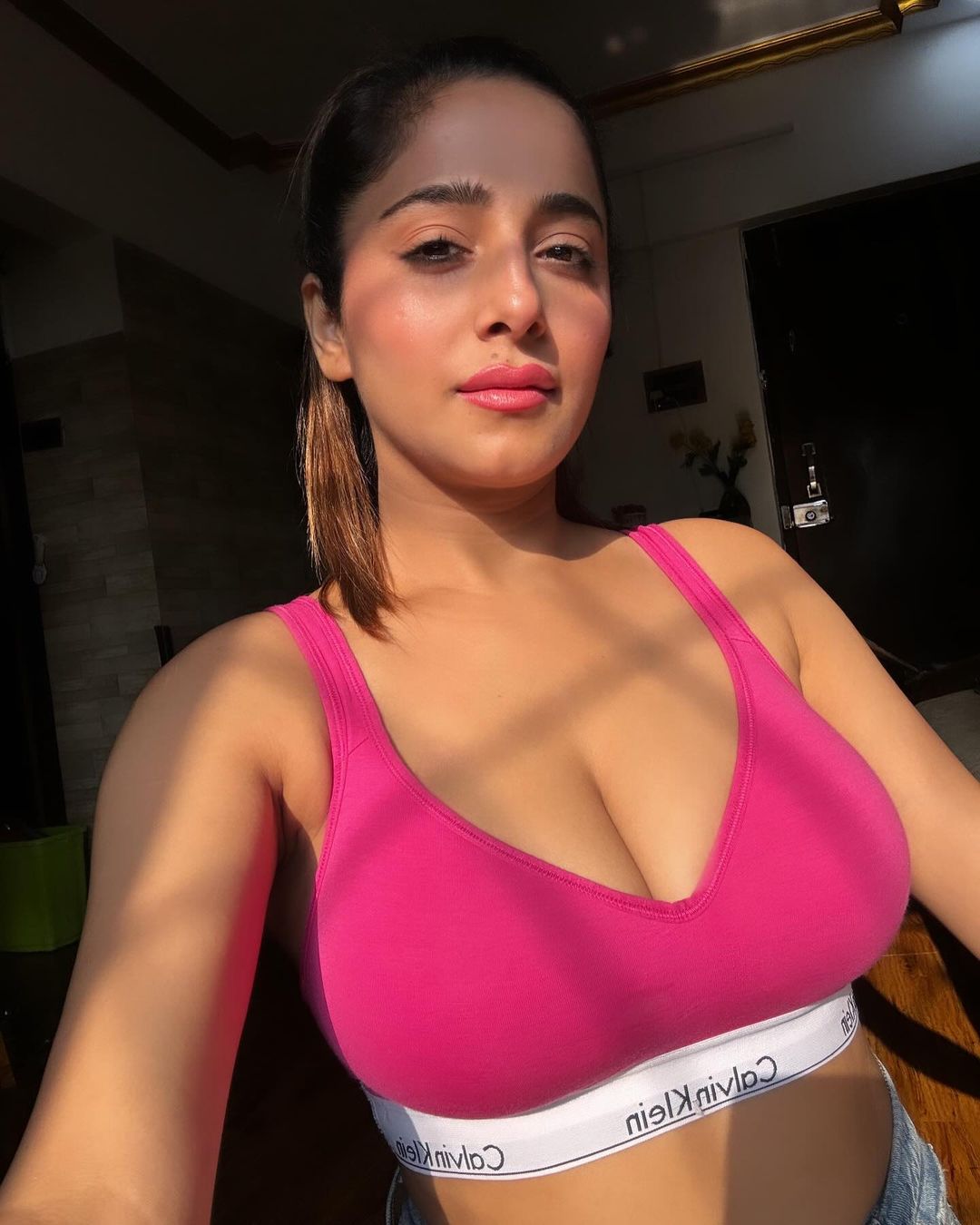 GQB302zaQAIGT8-?format=jpg&name=large