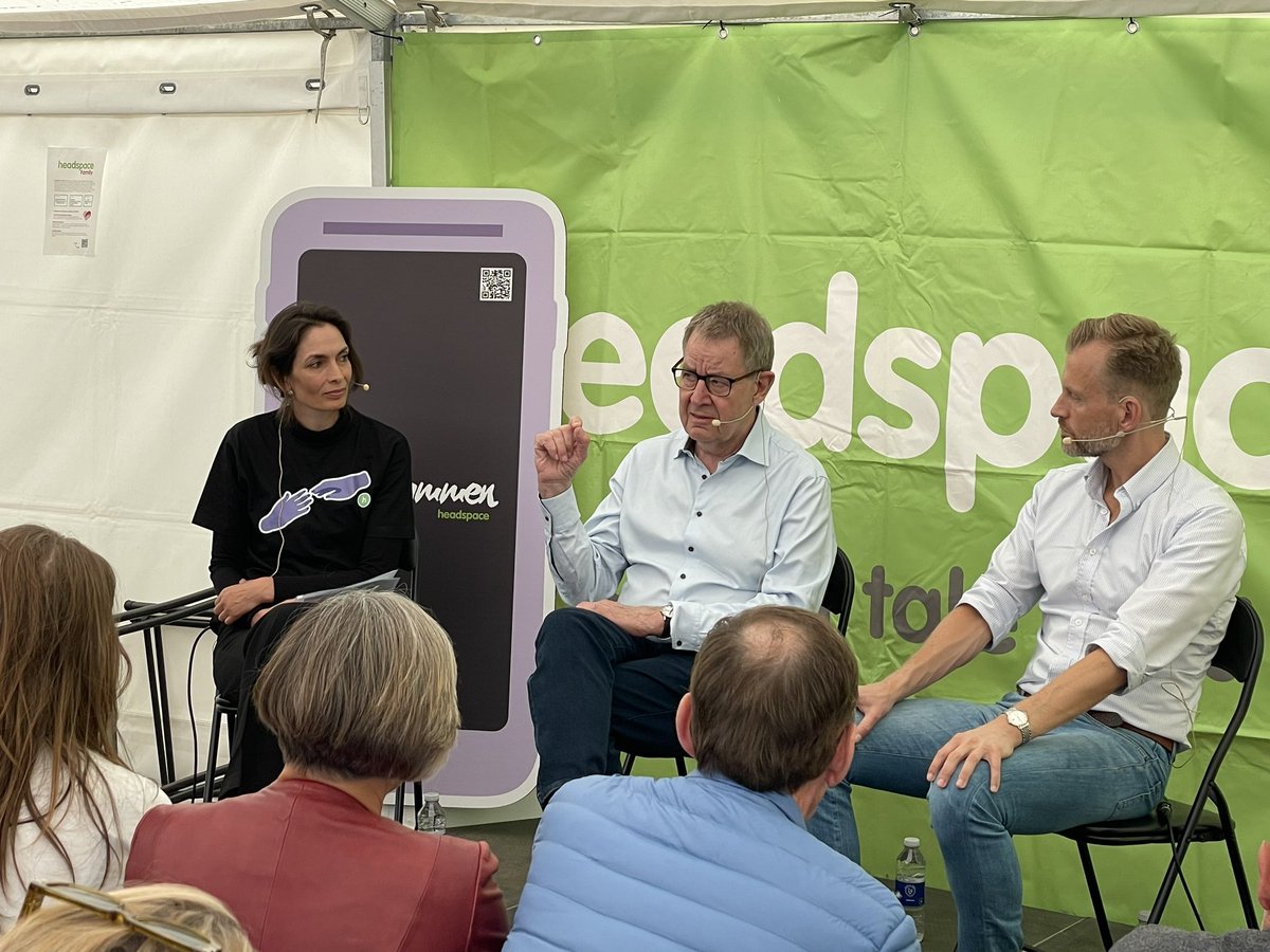 Unge skal værdsættes, ikke værdisættes.
“Jeg håber, at velfærdsstaten vedtager en ny, forpligtende alliance mellem kommunerne og civilsamfundet. Vi skal gribe de unge første gang, og det kan civile tilbud som headspace,” siger Poul Nyrup i samtale med Henrik Vestergaard.