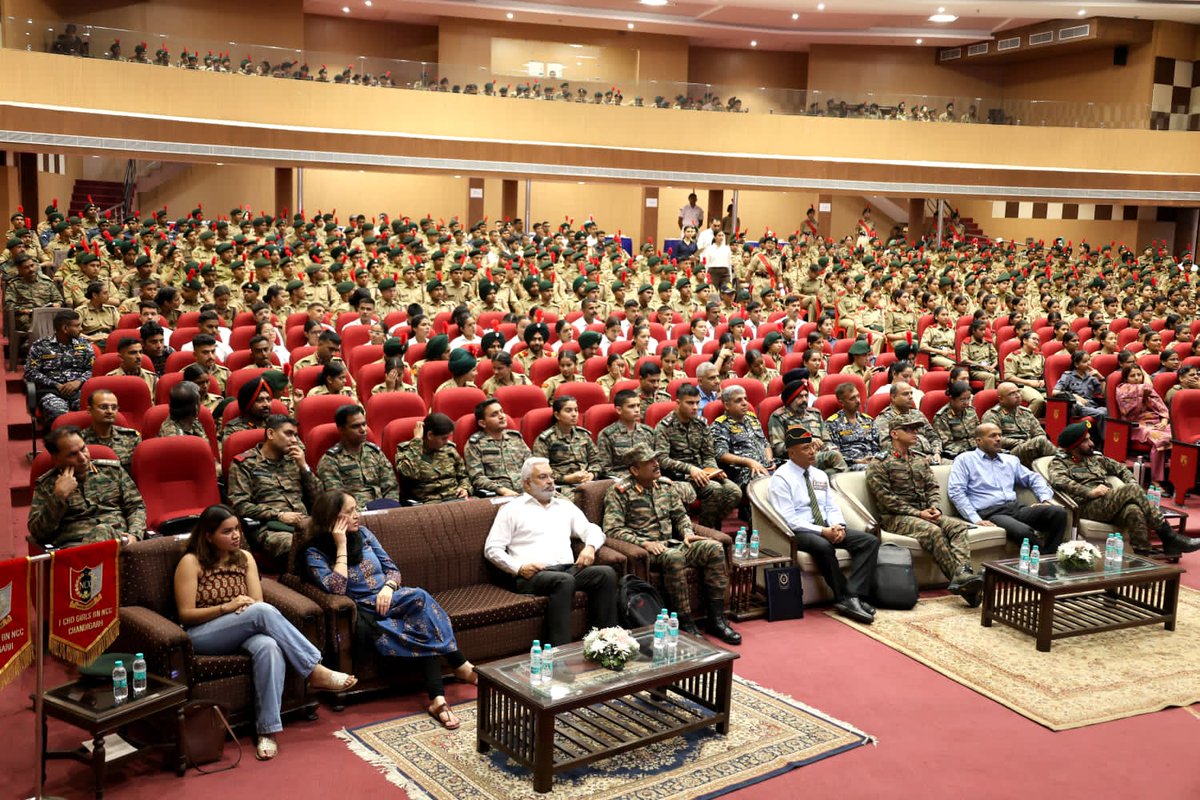 YkJoshi5's tweet photo. It was a pleasure speaking to the young NCC cadets at a Motivational Seminar organised by the NCC at DAV College Chandigarh, the Alma Mater of Capt Vikram Batra, PVC (P)
#YehDilMaangeMore
#WhoDaresWins https://t.co/al6ebU4cML
