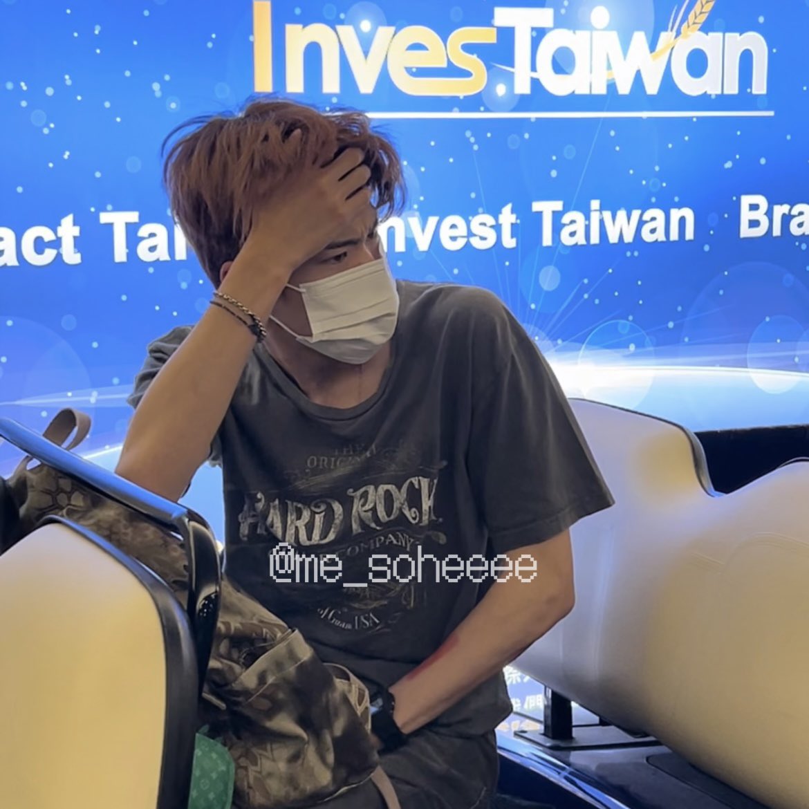 tttoootchi's tweet photo. 아ㅆㅃ존니웃겨
헤어지자고? 너 누군데? https://t.co/kHn0c1bD0H