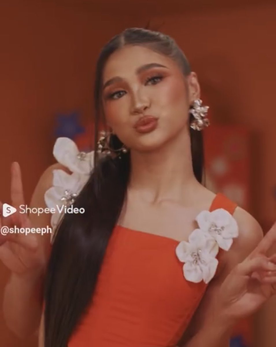 hallyupotter's tweet photo. jhoanna — shopee tvc behind the scenes 🧡 https://t.co/j8L24EynWx