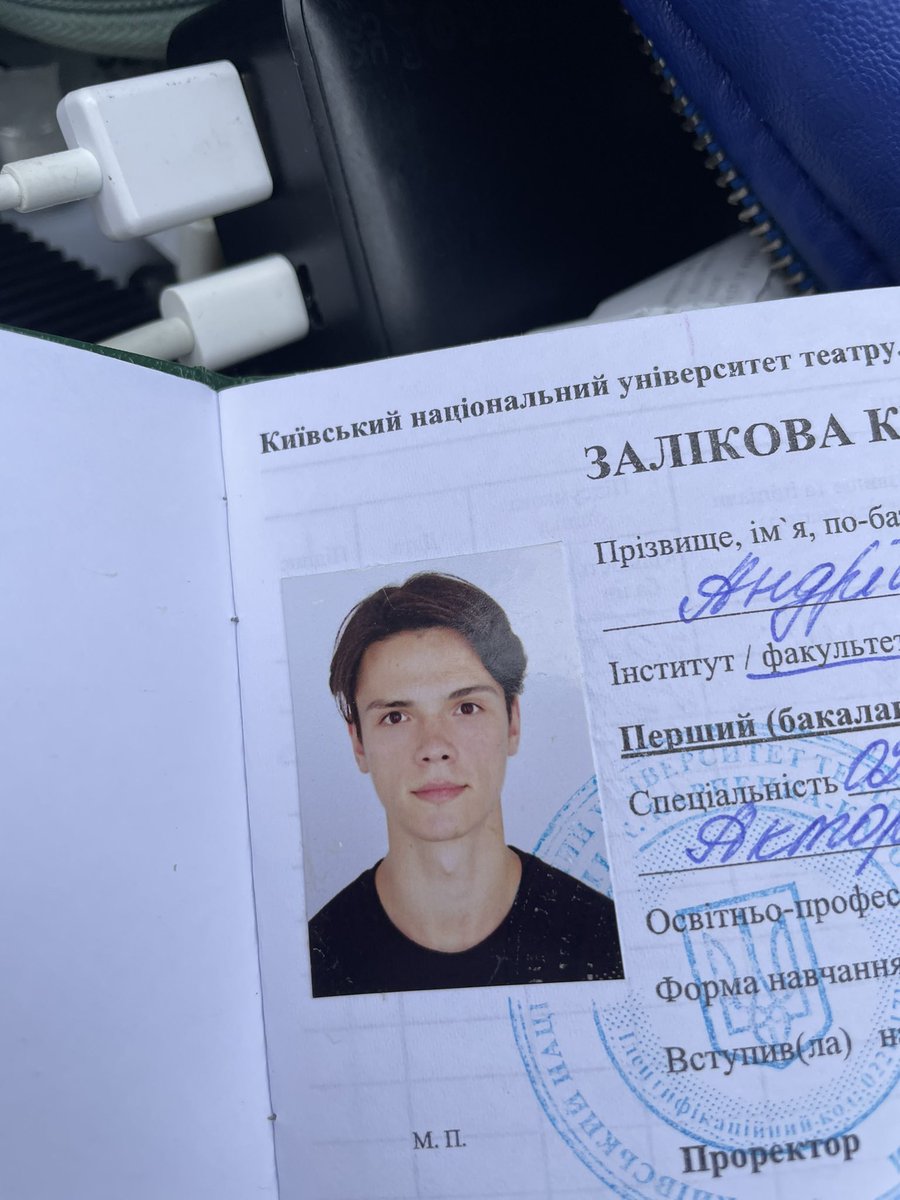 Роман Дебрін tweet media