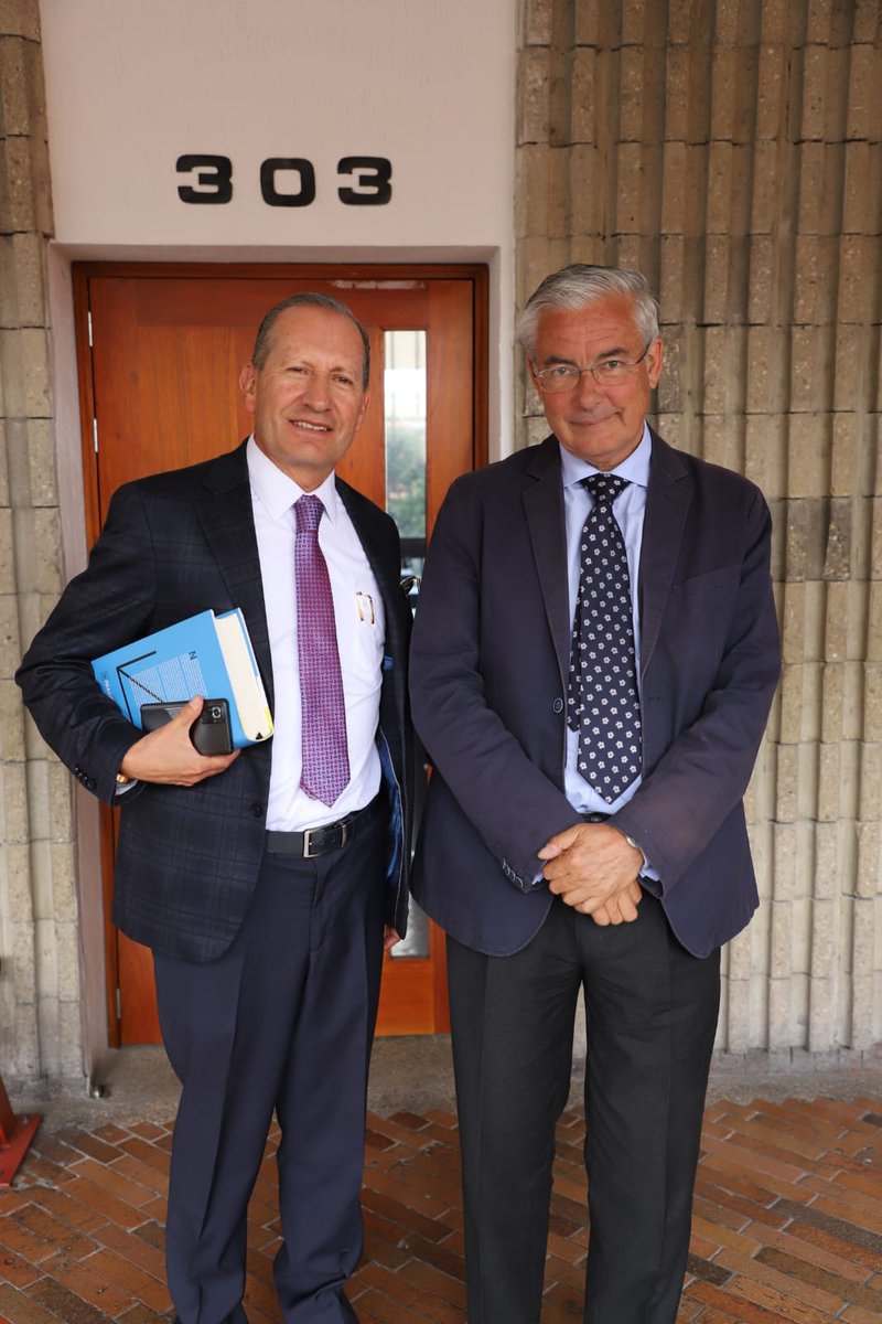 jrodriguezarana's tweet image. Con el profesor Ciro Guecha en la Universidad Libre de Colombia preparando el FIDA y Congreso Internacional de Derecho Administrativo Iberoamericano del mes de septiembre en Cartagena de Indias.