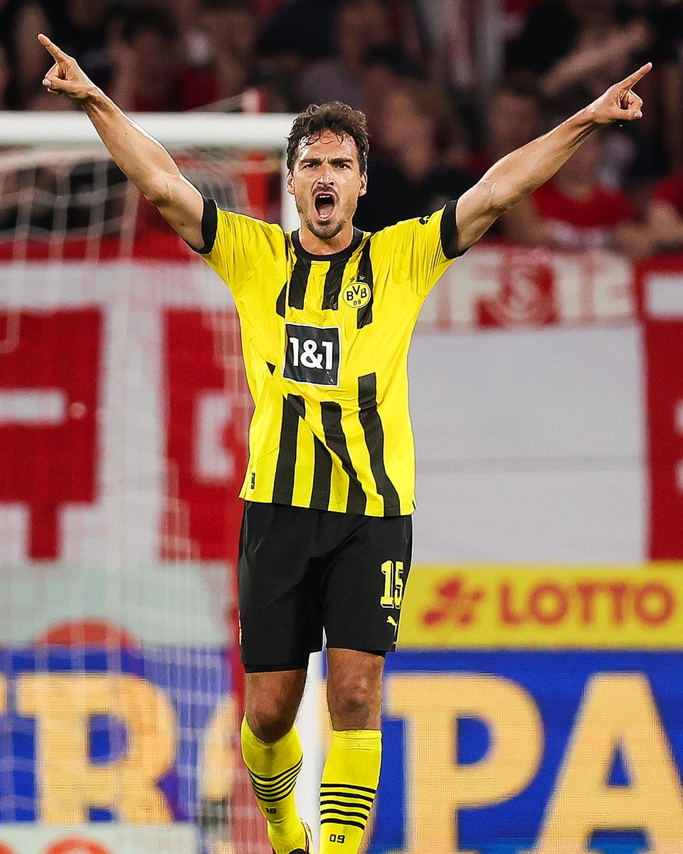 ▪️ 14 seasons
▪️ 508 games
▪️ 7 trophies

Mats Hummels leaves Dortmund a BVB legend 💛🖤