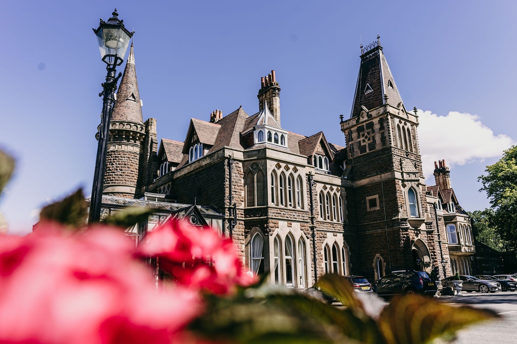RushpoolHall's tweet image. "Love is not just looking at each other, it's looking in the same direction." - Antoine de Saint-Exupéry ❣️

📸 @chiyoandkirkphotography

To book a tour of Rushpool Hall wedding venue in North Yorkshire pop us a message or email us at weddings@rushpool.co.uk