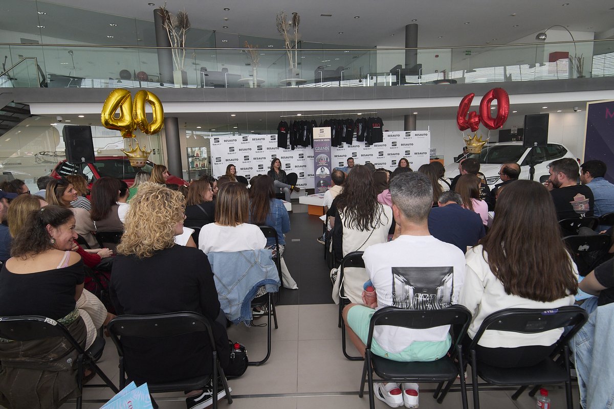 Ayer, tuvimos el privilegio de organizar una charla entre Promotor, Manager y Artista en SEAT Besauto Torrelavega.

Los protagonistas de la jornada fueron Guillermo Vega, María Argomaniz y Raúl Gutiérrez, cantante del grupo Rulo y la Contrabanda.