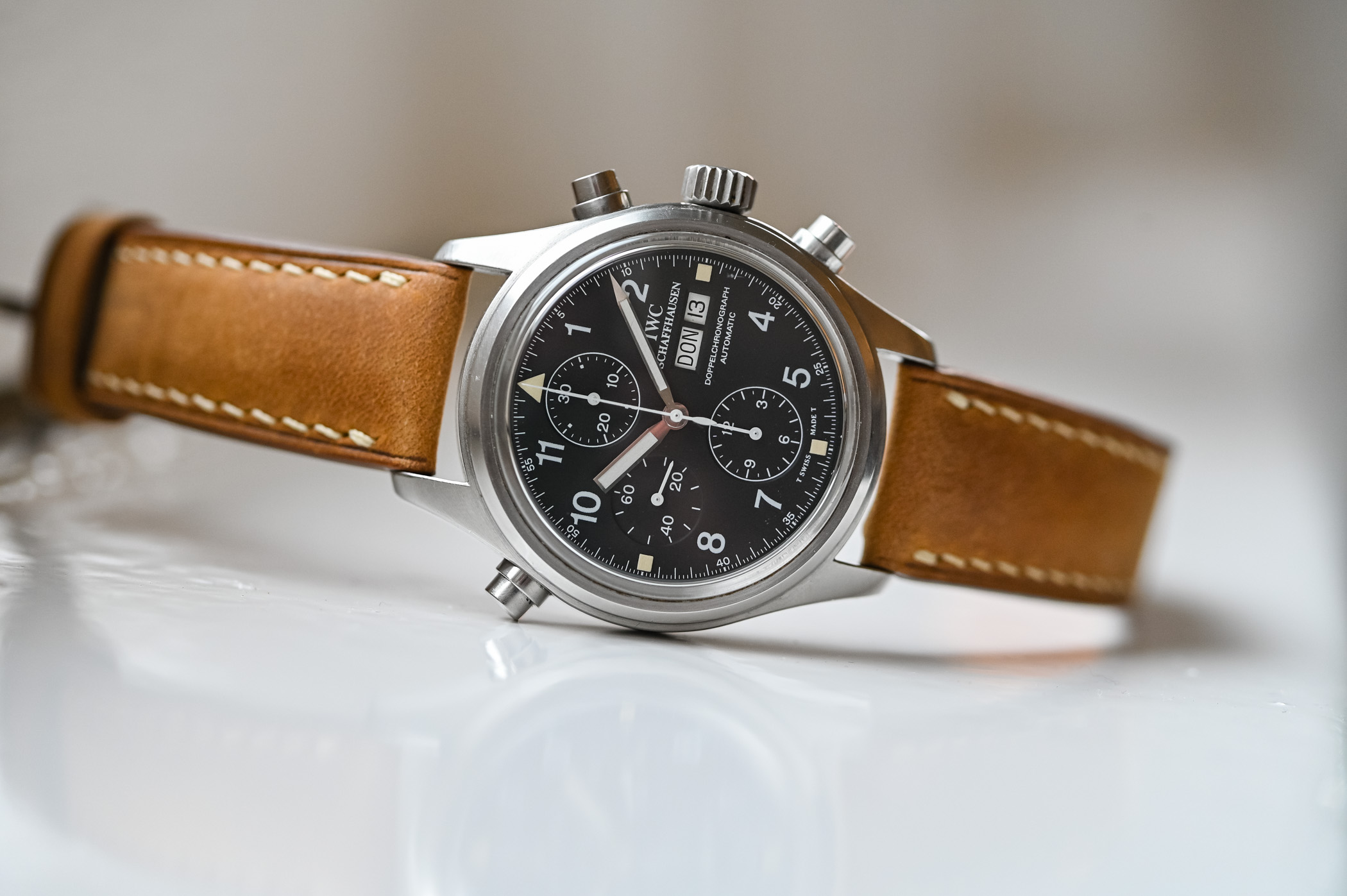 MONOCHROME Watches on X The neo vintage IWC Schaffhausen s Doppelchronograph 3711 doesn t just look cool it s also a mechanically pretty significant watch offering the world s first modular split seco...