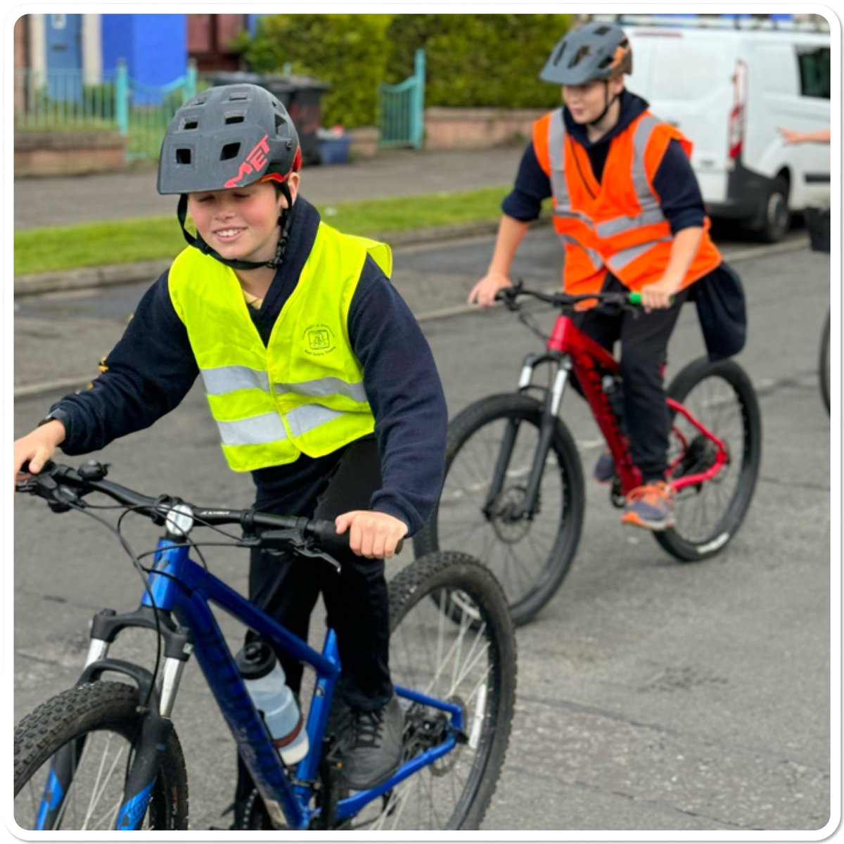 The final session for p7 building confident cyclists supporting the delivery of Level 2. 

Interested in getting Edinburgh Cycle Training to deliver?
GET IN CONTACT 

edinburghcycletraining.co.uk/contact/ 
_______________________________
#community #Bikeability
@DuddingstonPS <a href="/CyclingScotland/">Cycling Scotland</a>