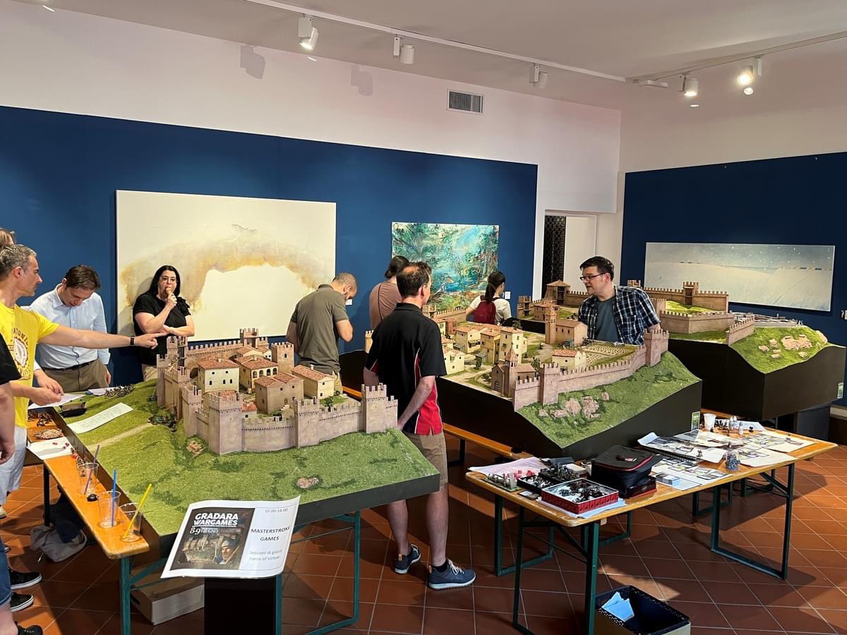 Afternoon everyone 🙂 Inauguration of the Gradara castle model.

It was a fantastic weekend. The team at Gradara have my heartfelt thanks for being such excellent hosts with a special mention for Filippo Gasperi, mayor of Gradara. Grazie mille a tutti 🙏

oshiromodels.co.uk/gradaracastle