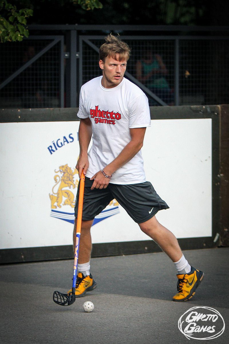 Getiņā izcīnīju smagas uzvaras, kā arī iemācījos zaudēt. Esmu spēlējis kopā ar tēti, brāli, draugiem. Iepzinies ar jauniem draugiem. Beigu beigās, esmu kvalitatīvi pavadījis darba dienu vakarus sportojot! Daži indivīdi to atņemt jauniešiem, kas nav man saprotami #freeghettogames