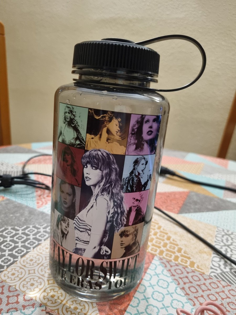 sterlingco_12's tweet photo. You know how to ball, i know Eras bottle https://t.co/Qfq2G7DNZU