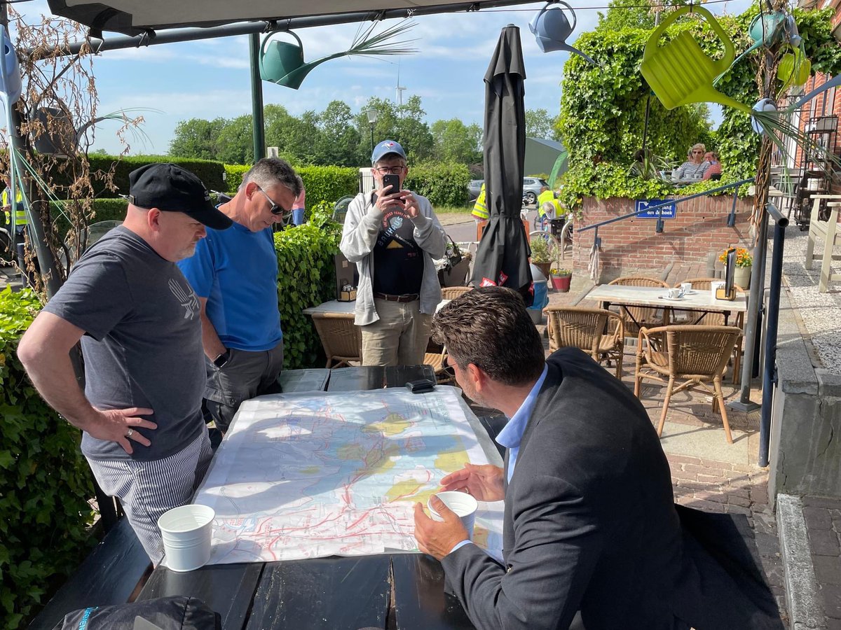 CanHistTours's tweet photo. On Tuesday June 18th @ 10:45 am, @neilorford1 will be on @classical963fm w/ @DanPerforms to chat about our May 2025 15-day tour to the #Netherlands for the 80th anniversary of VEDay. #veday80.

....we have a few spots remaining for some extraordinary Canadians!

Register now! https://t.co/JhiqpiT6MT