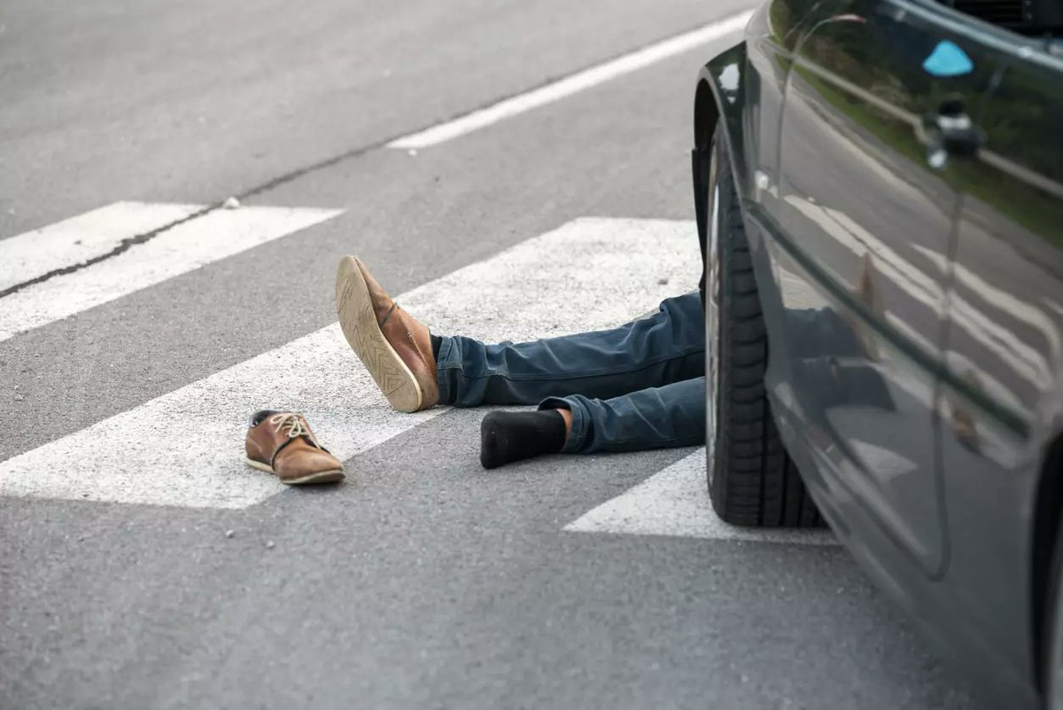 medlegal360's tweet image. 1/6 Every 9 minutes, a pedestrian is injured in traffic accidents.
Knowing what to do can save lives and prevent serious injuries. #pedestrianaccident #pedestrianhitbycar #medlegal360