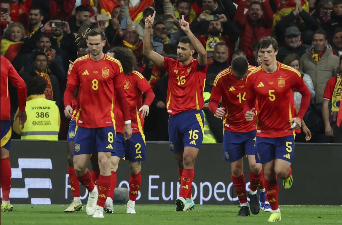 AnaliticaLaLiga's tweet photo. 🚨SORTEO EUROCOPA🪄🚨  

🆕 Ya esta aquí la #Euro2024 y por eso…. 

👕 Camiseta A ELECCIÓN para el ganador‼️  

👉 Para participar: • RT + Follow a @Hispadrops y a @AnaliticaLaLiga  

🎁 Recuerda que puedes conseguirla en https://t.co/4XPeJWW8Hx ✅📥  

🍀 El ganador se dará el 20 Junio