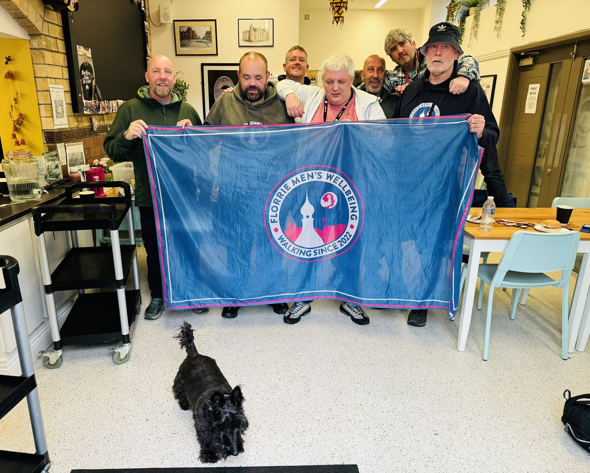 WalkFlorrie's tweet photo. Few shots of the lads from who carried the baton thru the 6 &amp; 10 o’clock stint &amp; special mention to @TIZZTHERED1 &amp; @catt_90 for cracking on from 2am

The awareness these lads have spread over the last 24 hours has been amazing &amp; we will not stop until we #EndTheStigma #Neverone https://t.co/sAHkFb9kTh
