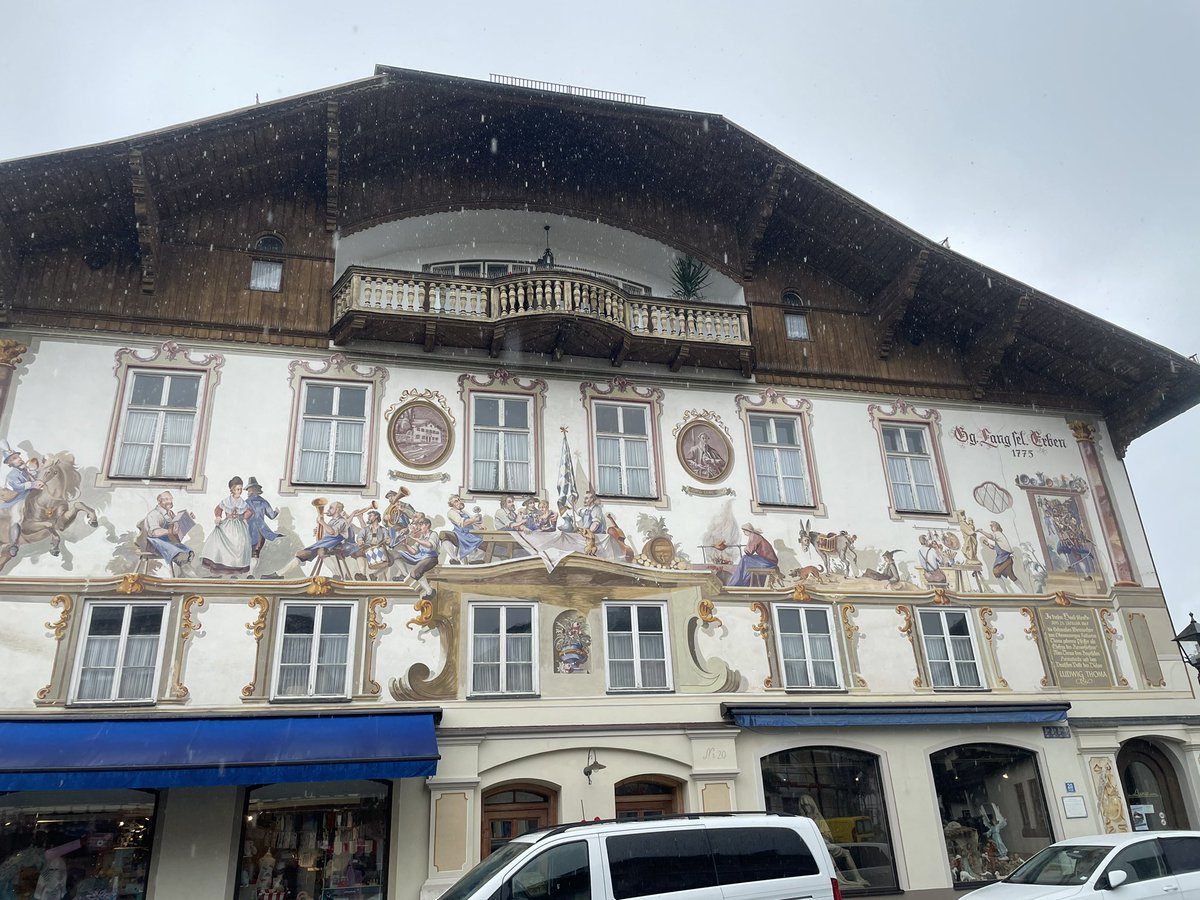 tmaryh's tweet image. #interrailing day 14 cont: Bavaria- painted houses, lush countryside, soaring eagles (might have to squint to spot those) &amp;amp; wood carving.
