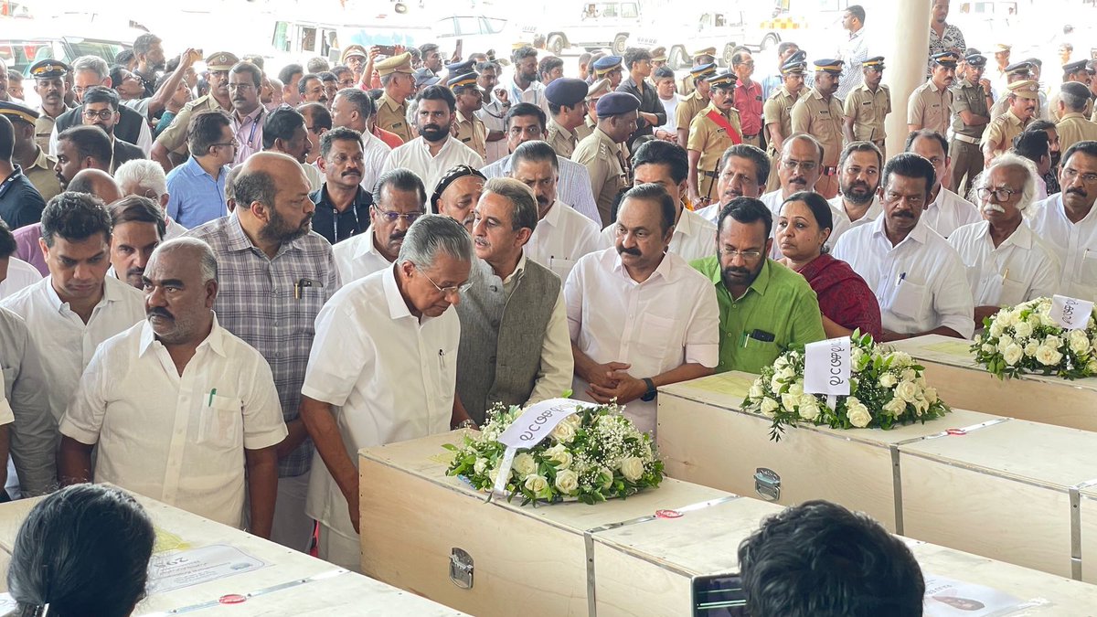 vdsatheesan's tweet image. It is heartbreaking to see the dear ones lined up at the Nedumbassery airport. Pranamam to each one of you, #RIP. May God give strength to the families to bear the immense loss.
#Kuwait 
#KuwaitFire