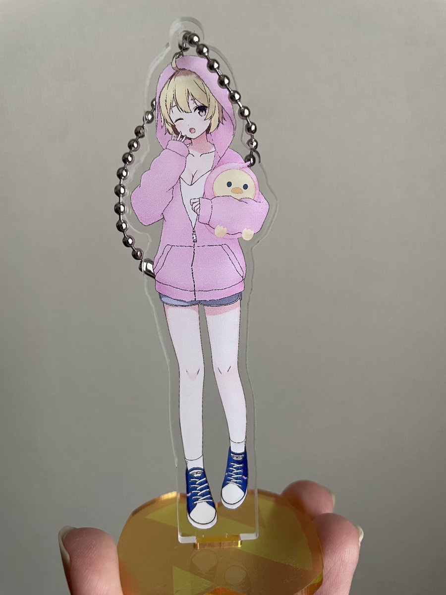 ぶら下げることもできるよ〜！可愛い〜！ みんな買ってね〜！