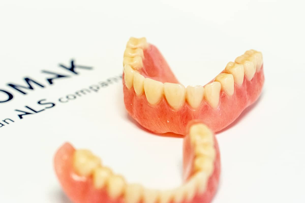 romakdentures's tweet photo. What are the main causes of broken dentures? 
https://t.co/N0leCBm7AW #dental #dentist #denture #denturerepair #denturetechnician #oralhealth #health #explorepage https://t.co/k0uPdpq1Zj