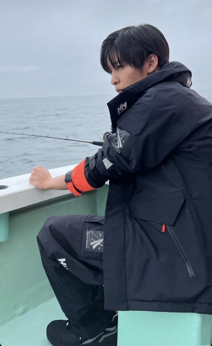 めめ🖤皆様
こんばんは🌛
お疲れ様です🍵
久しぶりの #それスノ めめ🖤楽しみ
暑かったですね💦
夜はゆっくりお過ごし下さいね🌃✨️
#SnowMan
#目黒蓮
#めめグラム