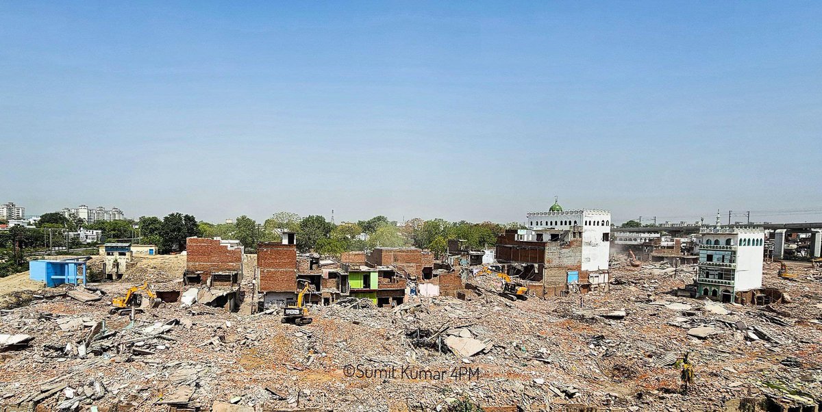ocjain4's tweet image. लखनऊ के अकबरपुर में 1100 अवैध कब्जे सरकार ने समतल कर दिए हैं