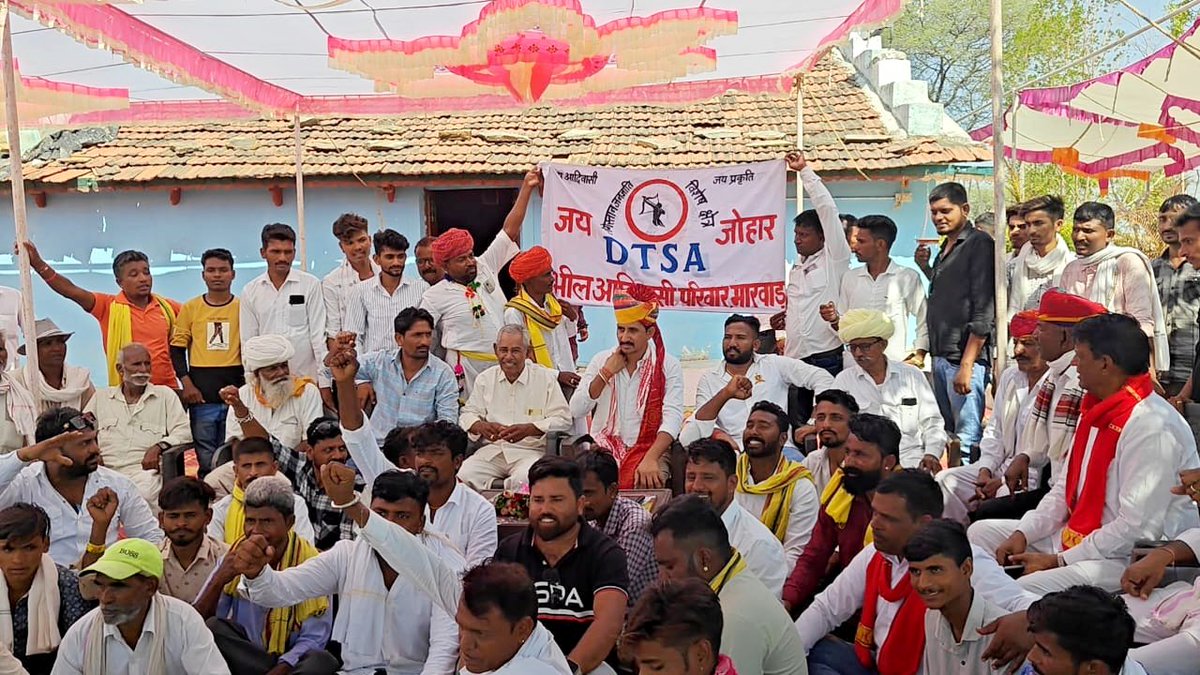 roat_mla's tweet photo. निवास पर मारवाड़ क्षेत्र से भील आदिवासी समाज से मिलन। https://t.co/ICRCppvX78